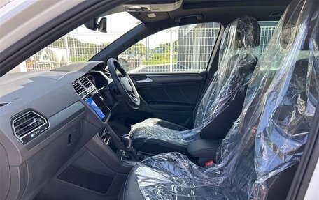 Volkswagen Tiguan II, 2023 год, 3 119 666 рублей, 13 фотография