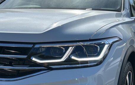 Volkswagen Tiguan II, 2023 год, 3 119 666 рублей, 24 фотография