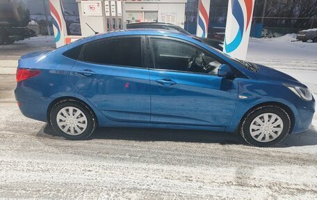 Hyundai Solaris II рестайлинг, 2011 год, 595 000 рублей, 4 фотография
