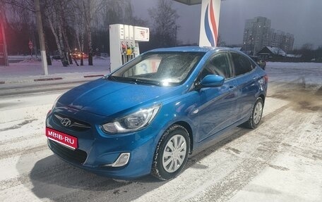 Hyundai Solaris II рестайлинг, 2011 год, 595 000 рублей, 1 фотография