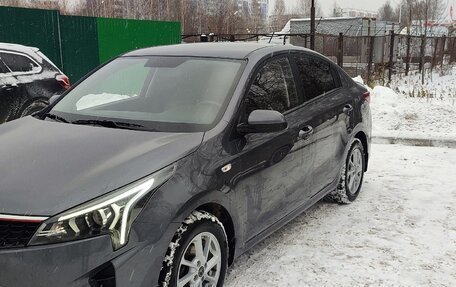 KIA Rio IV, 2021 год, 1 400 000 рублей, 1 фотография