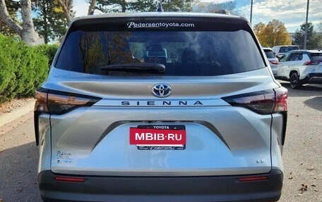 Toyota Sienna, 2025 год, 7 747 000 рублей, 5 фотография