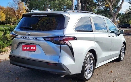 Toyota Sienna, 2025 год, 7 747 000 рублей, 3 фотография