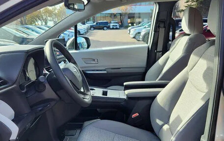 Toyota Sienna, 2025 год, 7 747 000 рублей, 8 фотография