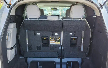 Toyota Sienna, 2025 год, 7 747 000 рублей, 14 фотография