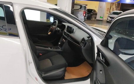 Mazda CX-4, 2022 год, 1 990 000 рублей, 4 фотография