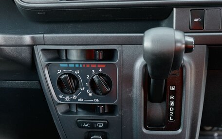 Daihatsu Hijet X, 2019 год, 850 000 рублей, 14 фотография