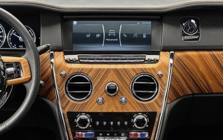 Rolls-Royce Cullinan, 2021 год, 35 900 000 рублей, 19 фотография