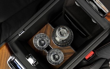 Rolls-Royce Cullinan, 2021 год, 35 900 000 рублей, 27 фотография