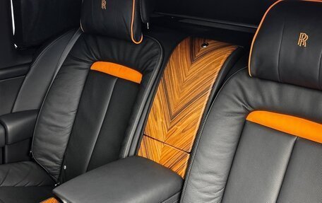 Rolls-Royce Cullinan, 2021 год, 35 900 000 рублей, 30 фотография