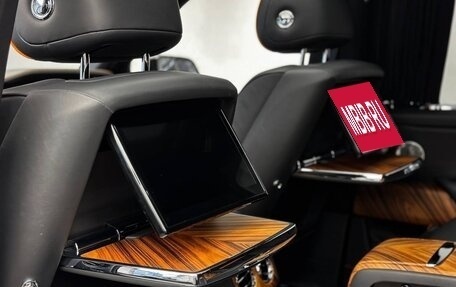 Rolls-Royce Cullinan, 2021 год, 35 900 000 рублей, 23 фотография