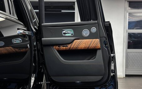 Rolls-Royce Cullinan, 2021 год, 35 900 000 рублей, 32 фотография