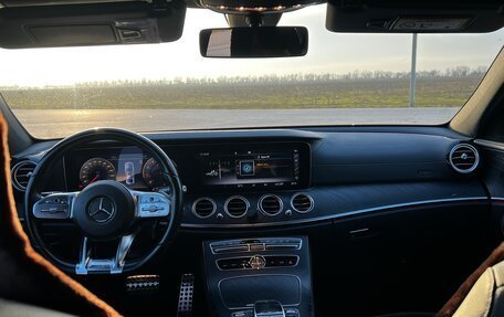 Mercedes-Benz E-Класс, 2019 год, 3 750 000 рублей, 11 фотография