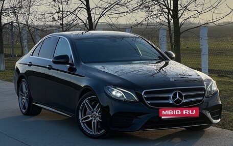 Mercedes-Benz E-Класс, 2019 год, 3 750 000 рублей, 2 фотография