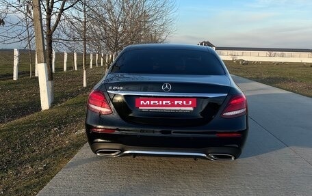 Mercedes-Benz E-Класс, 2019 год, 3 750 000 рублей, 3 фотография