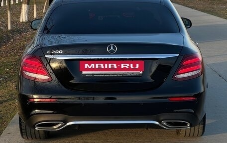 Mercedes-Benz E-Класс, 2019 год, 3 750 000 рублей, 4 фотография