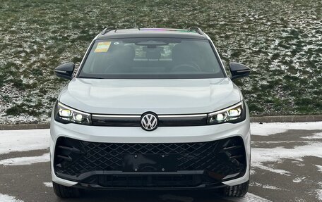 Volkswagen Tiguan, 2025 год, 4 800 000 рублей, 2 фотография