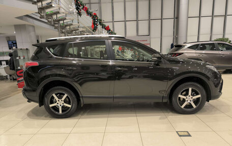 Toyota RAV4, 2015 год, 2 365 000 рублей, 5 фотография