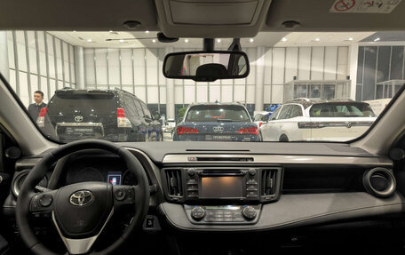 Toyota RAV4, 2015 год, 2 365 000 рублей, 17 фотография