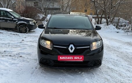 Renault Logan II, 2017 год, 600 000 рублей, 3 фотография
