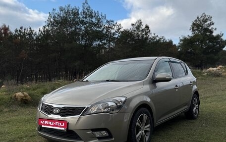 KIA cee'd I рестайлинг, 2011 год, 870 000 рублей, 2 фотография