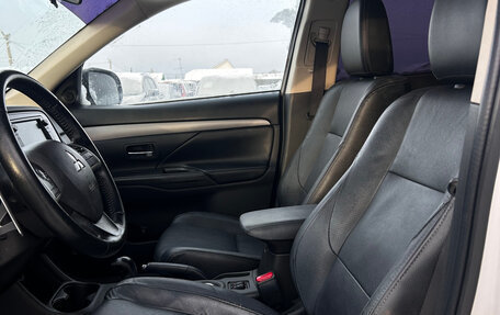 Mitsubishi Outlander III рестайлинг 3, 2013 год, 1 600 000 рублей, 2 фотография