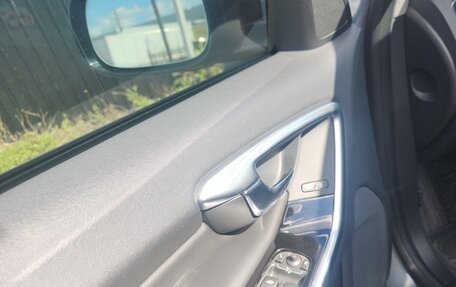 Volvo S60 Cross Country, 2018 год, 3 000 000 рублей, 4 фотография