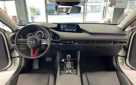 Mazda 3, 2022 год, 1 795 000 рублей, 11 фотография