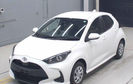 Toyota Yaris, 2022 год, 1 175 000 рублей, 1 фотография