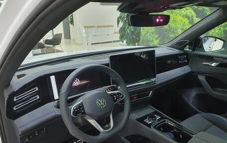 Volkswagen Tiguan, 2025 год, 4 950 000 рублей, 10 фотография