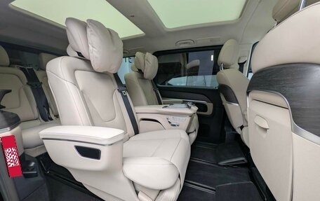 Mercedes-Benz V-Класс, 2025 год, 15 600 000 рублей, 10 фотография