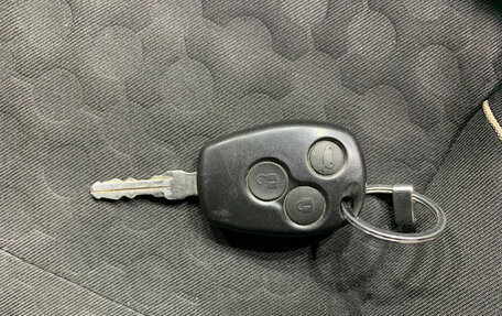 Renault Logan II, 2013 год, 570 000 рублей, 16 фотография