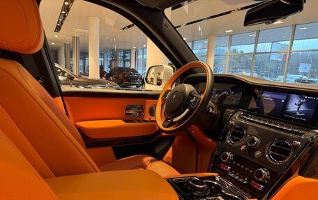 Rolls-Royce Cullinan, 2025 год, 62 000 000 рублей, 11 фотография