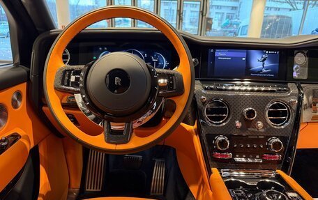 Rolls-Royce Cullinan, 2025 год, 62 000 000 рублей, 10 фотография