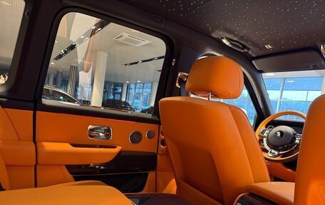 Rolls-Royce Cullinan, 2025 год, 62 000 000 рублей, 18 фотография