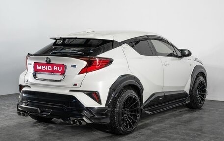 Toyota C-HR I рестайлинг, 2019 год, 2 370 000 рублей, 3 фотография