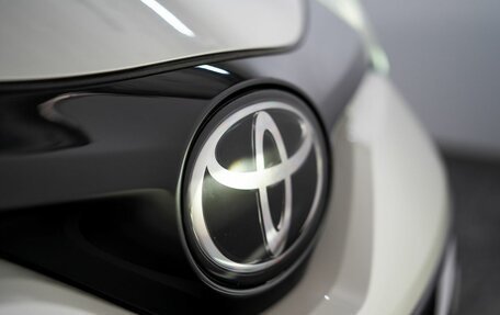 Toyota C-HR I рестайлинг, 2019 год, 2 370 000 рублей, 22 фотография