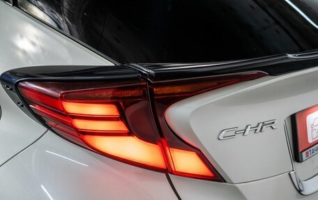 Toyota C-HR I рестайлинг, 2019 год, 2 370 000 рублей, 23 фотография