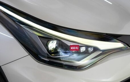 Toyota C-HR I рестайлинг, 2019 год, 2 370 000 рублей, 21 фотография