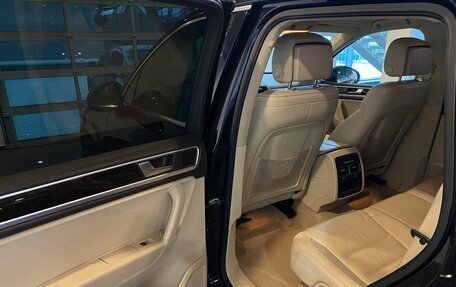 Volkswagen Touareg III, 2012 год, 2 300 000 рублей, 24 фотография