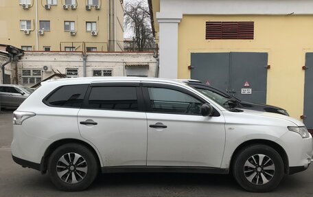Mitsubishi Outlander III рестайлинг 3, 2014 год, 1 150 000 рублей, 5 фотография