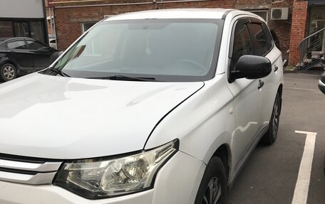 Mitsubishi Outlander III рестайлинг 3, 2014 год, 1 150 000 рублей, 2 фотография