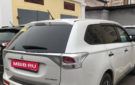 Mitsubishi Outlander III рестайлинг 3, 2014 год, 1 150 000 рублей, 3 фотография