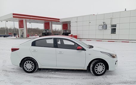 KIA Rio IV, 2018 год, 1 500 000 рублей, 4 фотография