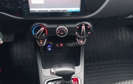 KIA Rio IV, 2018 год, 1 500 000 рублей, 10 фотография