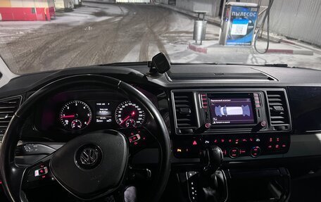 Volkswagen Multivan T6 рестайлинг, 2016 год, 3 500 000 рублей, 13 фотография