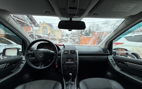 Mercedes-Benz A-Класс, 2010 год, 650 000 рублей, 4 фотография