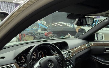 Mercedes-Benz E-Класс, 2014 год, 2 100 000 рублей, 16 фотография