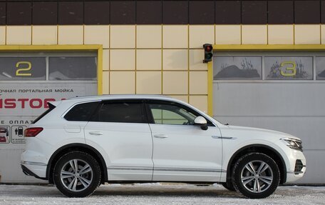 Volkswagen Touareg III, 2019 год, 4 595 000 рублей, 7 фотография