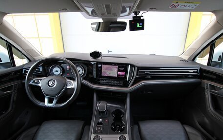 Volkswagen Touareg III, 2019 год, 4 595 000 рублей, 10 фотография